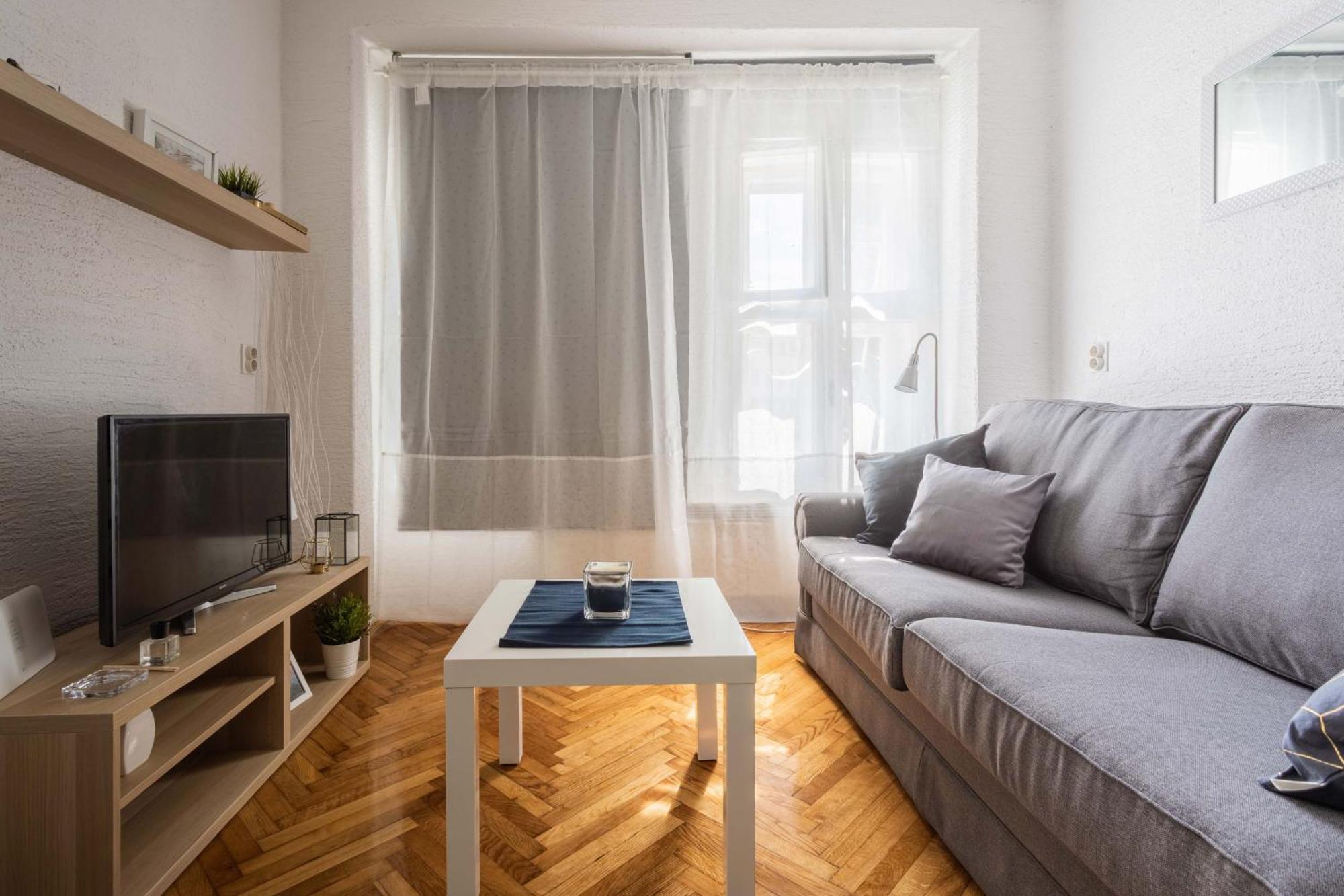 Apartment Petra By Blue Apartments Zagabria Esterno foto