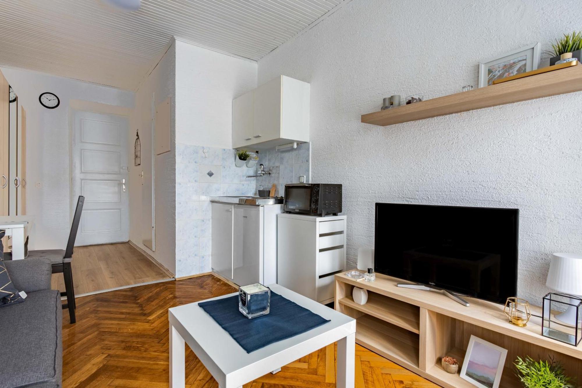 Apartment Petra By Blue Apartments Zagabria Esterno foto